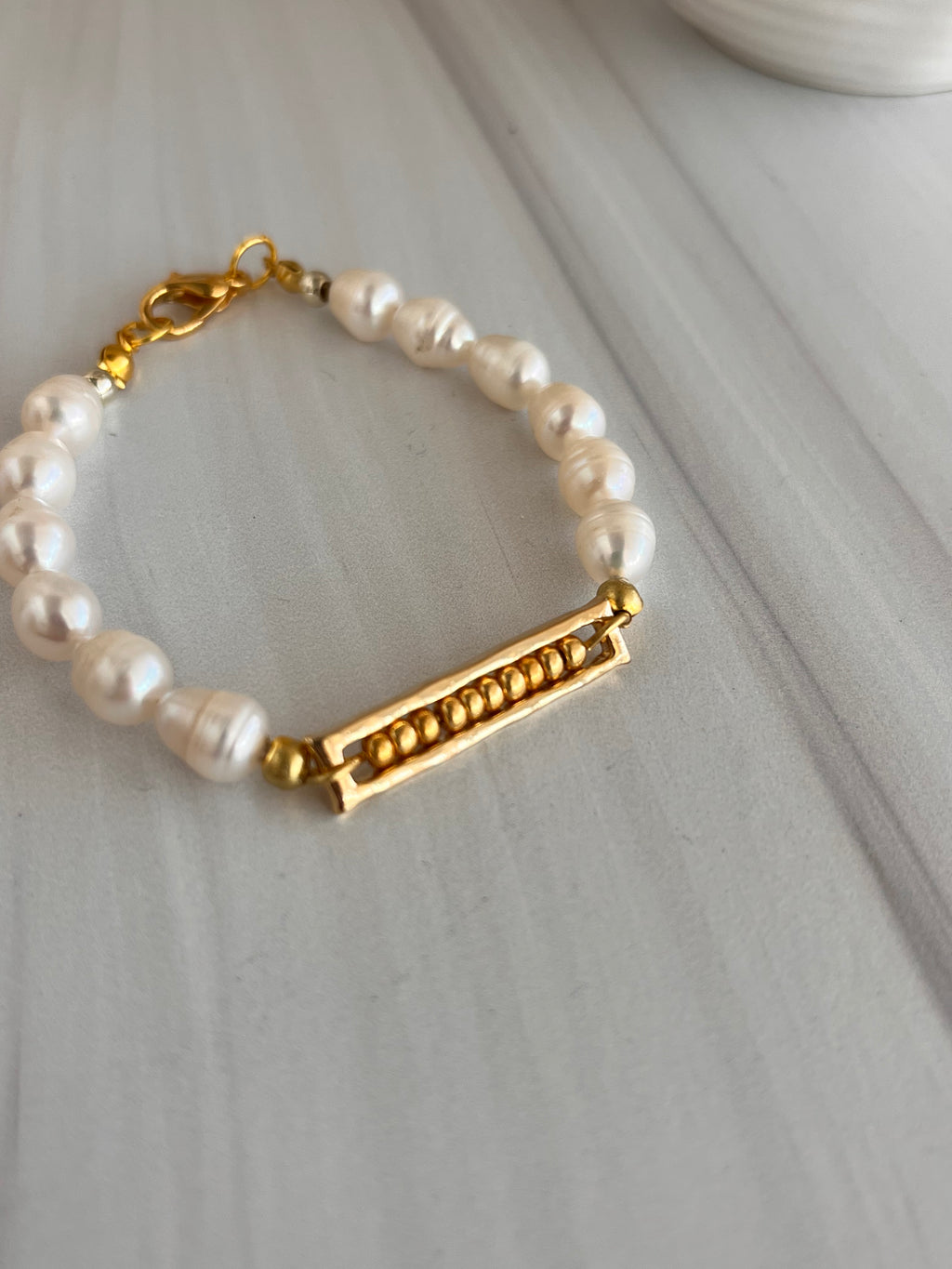 'Nàima' | Minimalist Bracelets in Paperclip Chains and Dainty Natural Stones