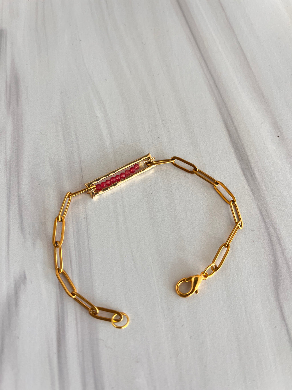 'Nàima' | Minimalist Bracelets in Paperclip Chains and Dainty Natural Stones