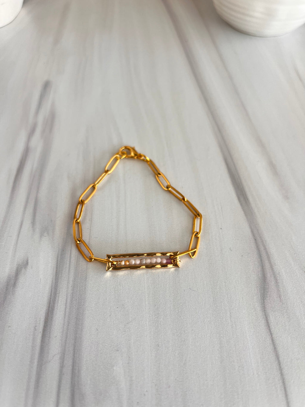 'Nàima' | Minimalist Bracelets in Paperclip Chains and Dainty Natural Stones