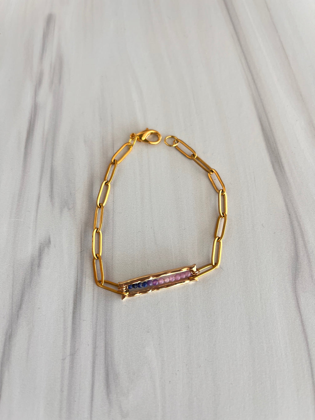 'Nàima' | Minimalist Bracelets in Paperclip Chains and Dainty Natural Stones