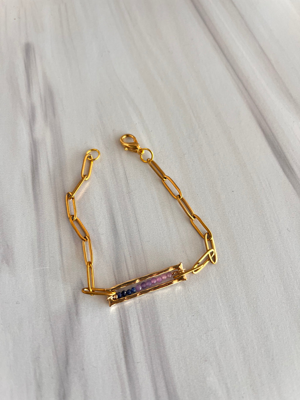 'Nàima' | Minimalist Bracelets in Paperclip Chains and Dainty Natural Stones